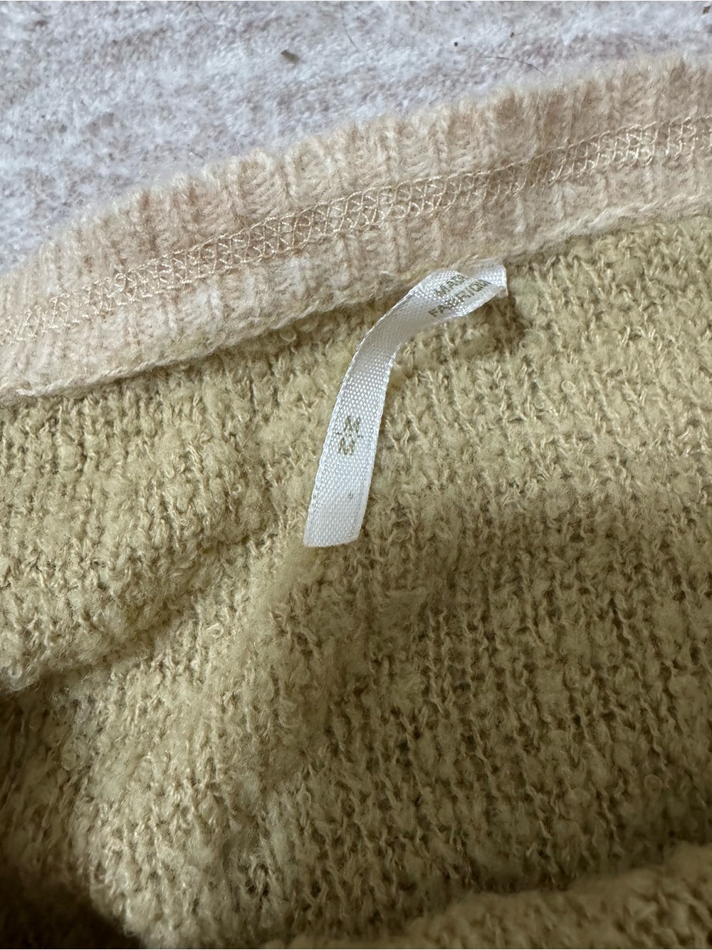 Free people sweater size medium - Picture 2 of 3